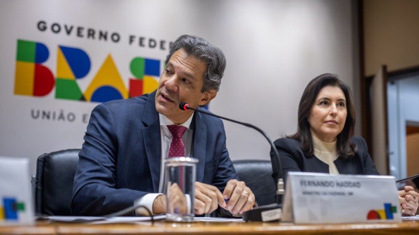 Ministros Fernando Haddad e Simone Tebet quando do anúncio do contingenciamento de R$ 31 bilhões do orçamento