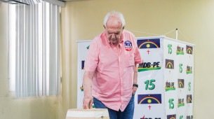 Articulações do ex-governador Jarbas Vasconcelos para chapa de Jarbas Filho não foram suficientes para vencer Raul Henry na eleição do MDB em Pernambuco