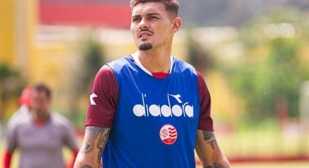 Carlinhos, Zagueiro do Náutico