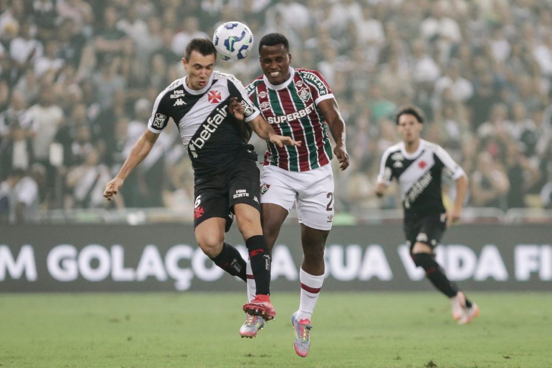 Fluminense vence Vasco e segue na luta por melhores posições no Brasileirão 2025