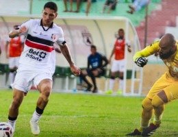 Geovany marcou o único gol do Santa Cruz contra o Sousa
