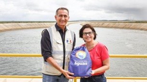 A vice-governadora Priscila Krause e o ministro Waldez Góes em agenda da transposição do São Francisco, em Cabrobó