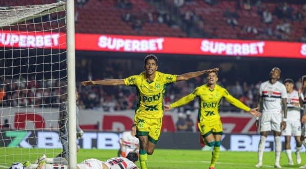 Com gols de Gabriel e Reinaldo, Leão conquista primeira vitória como visitante na elite nacional