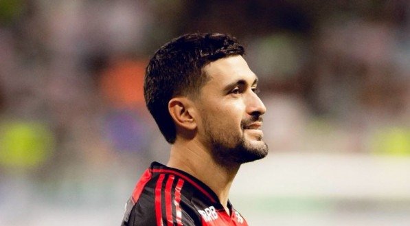 Arrascaeta destaca importância do jogo e vitória do Flamengo: “é praticamente uma final”