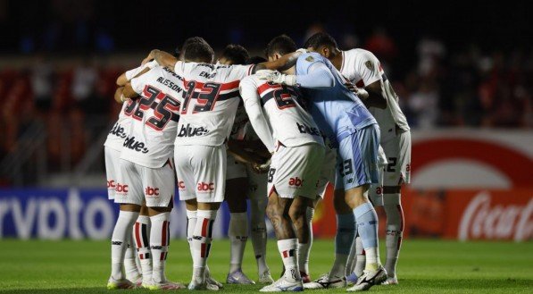 O São Paulo foi surpreendido na noite deste sábado (24) ao ser derrotado por 2 a 0 pelo Mirassol no MorumBis, em partida válida pelo Campeonato Brasileiro. A derrota teve um peso importante: foi a primeira vez que o Tricolor perdeu para o Mirassol atuando como mandante. Antes disso, o retrospecto era amplamente favorável ao [&amp;#8230;]