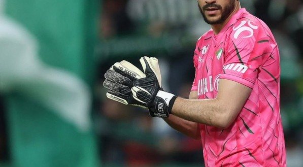 Jogador tem passagens por RB Brasil, Bragantino e Mirassol. Ele está na Europa desde a temporada 2020/2021 e ficará livre no mercado a partir de junho.