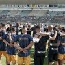 Jogadores do Retrô reunidos no gramado do Estádio Almeidão