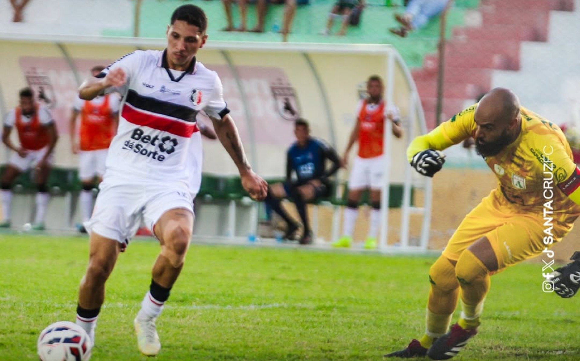 Geovany marcou o único gol do Santa Cruz contra o Sousa