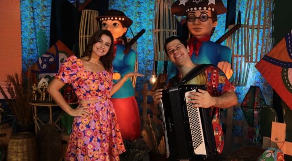 Anne Barretto com Dudu do Acordeon na gravação do Forrobodó 2025