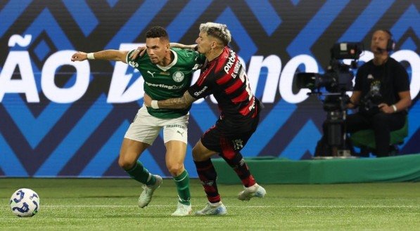 Derrota do Palmeiras gera revolta e troca de farpas sobre arbitragem