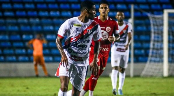 Houveram 9 partidas válidas pela 6ª rodada do Brasileirão série D neste domingo (25). O Ferroviário venceu o América-RN por 1 a 0 no Estádio Presidente Vargas. O gol foi marcado pelo atacante Felipe Cruz.