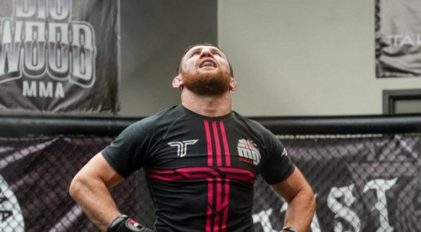No dia 7 de junho, Merab Dvalishvili fará a revanche com Sean O'Malley na luta principal do UFC 316, defendendo o cinturão dos galos.