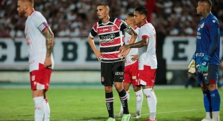 Lance de Thiago Galhardo no jogo entre Santa Cruz x América-RN pela Série D
