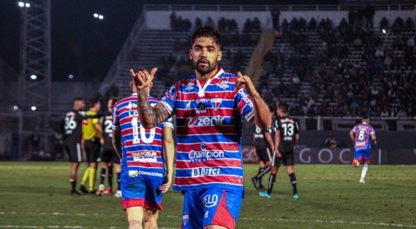 Defensor está na terceira temporada com a camisa Tricolor e estendeu seu vínculo com o clube até dezembro de 2027, com opção de renovação por mais um ano.