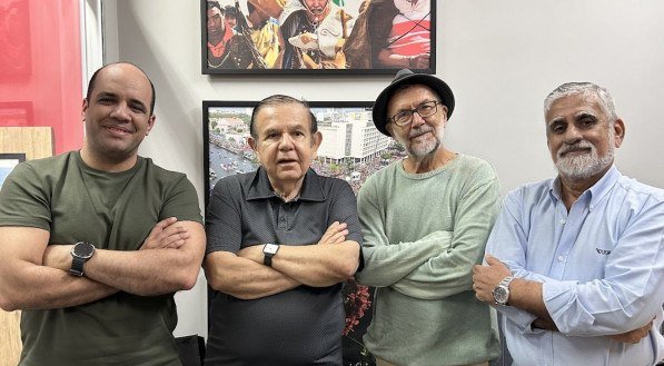 Encontro na redação dos colunistas do Jornal do Commercio Igor Maciel, João Alberto, Romoaldo de Souza e Fernando Castilho