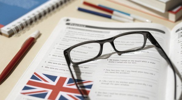 A rotina de aprendizado pode ser adaptada à vida adulta, com opções de cursos presenciais e remotos