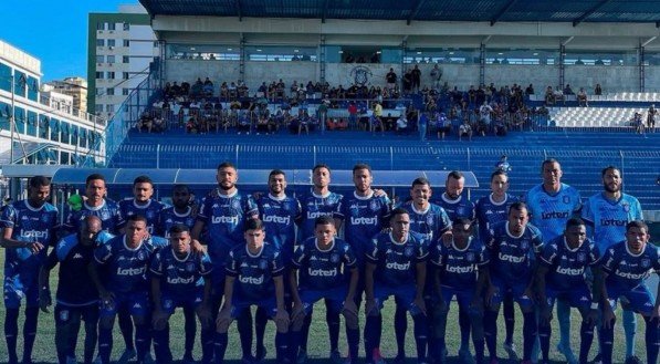 Resultado positivo foi construído em jogo que teve polêmica e séria lesão