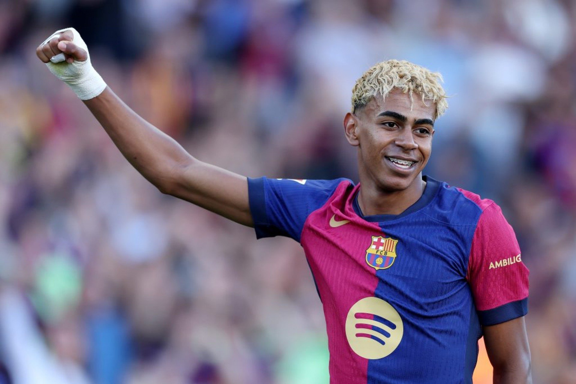Barcelona renova com Lamine Yamal e sela projeto de futuro com joia da base