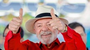Lula visitou a estação EBI-3, em Salgueiro-PE, antes de seguir para a Paraíba, onde se colocou no lugar de um "messias"