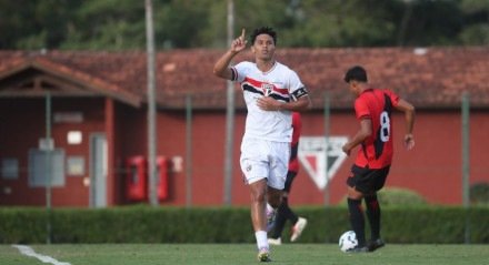 Jovem disputou e foi campeão do Sul-Americano Sub-17 com a seleção brasileira. Inclusive, foi autor do gol de empate na final.