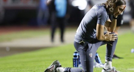 Treinador recebeu o terceiro cartão amarelo contra o Talleres 