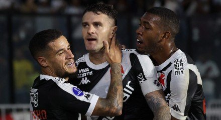 Com gols de Rayan, Paulo Henrique e Vegetti, Cruz-Maltino vence por 3 a 0 em São Januário e segue vivo na competição continental