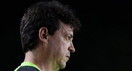 Triunfo sobre o Melgar marca retorno de Jair ao elenco do Vasco e sinaliza novo rumo para o volante em meio a incertezas
