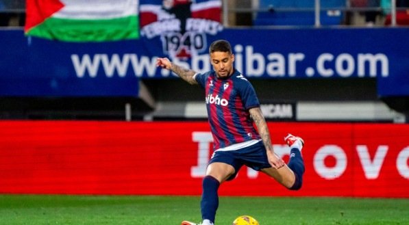 Meio-campista atuou em três temporadas pelo Eibar. Ele assinou contrato com o Leão do Pici até dezembro de 2027, com opção de renovação por mais um ano.