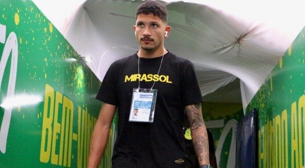 Ex-volante deixa os gramados após 9 anos como jogador profissional