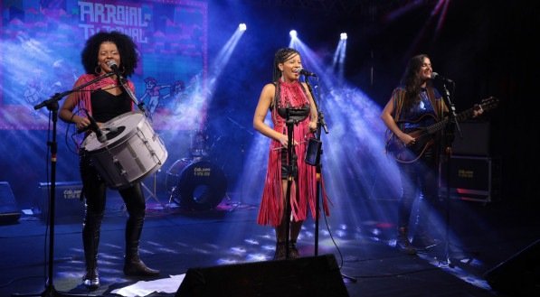 "As Januárias", grupo feminino de forró, é uma das atrações do Arraial da TV Jornal deste ano. O trio também se apresentou no Arraial 2024 e colocou todo mundo para dançar.