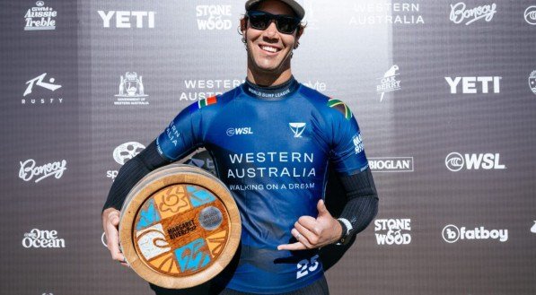 O surfista sul-africano Jordy Smith venceu a etapa da WSL em Margaret River e disparou na liderança do ranking masculino. Apesar de ter ultrapassado Italo Ferreira e Yago Dora, o veterano pode ter ajudado a dupla, e até mesmo outros concorrentes brasileiros. Mesmo vivendo uma temporada dos sonhos, a reta final do calendário pode representar [&amp;#8230;]