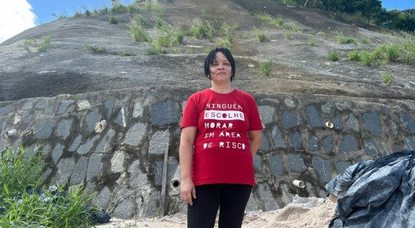 Jaqueline Alves perdeu cinco familiares na tragédia que atingiu o estado, em 2022