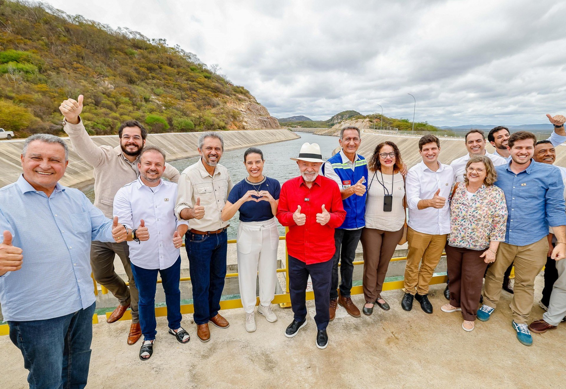 Lula assina ordem de serviço para ampliação do Eixo Norte da transposição em Salgueiro