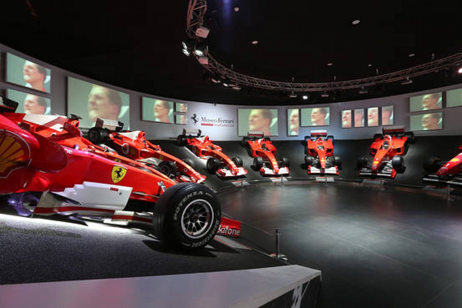 Ferrari de Schumacher é leiloada por R$ 103 milhões e bate recorde pessoal do piloto