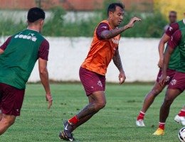 Vinícius em ação no treino do Náutico no CT Wilson Campos