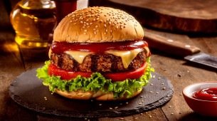 Imagem ilustrativa de hambúrguer. Confira 5 hamburguerias imperdíveis com lanches que valem cada mordida no Recife e região