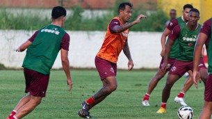 Vinícius em ação no treino do Náutico no CT Wilson Campos