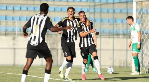 Após vitória do Galinho pelo Brasileirão Sub-20, zagueiro Vitão e atacante João Rafael destacam a importância do triunfo para o grupo
