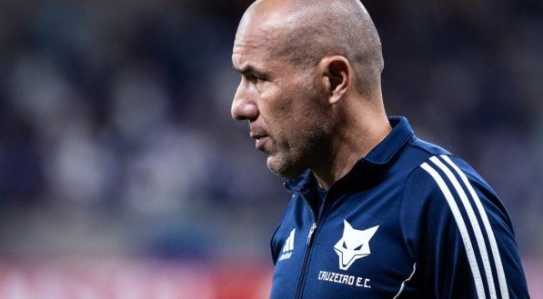 Cruzeiro tem mês sem derrotas e mostra evolução nas mãos de Leonardo Jardim