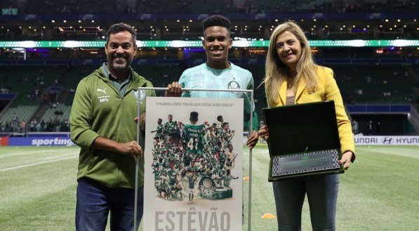 Na goleada por 6 a 0 diante do Sporting Cristal, pela Libertadores, o atacante fez seu último jogo no estádio antes de se transferir ao Chelsea.