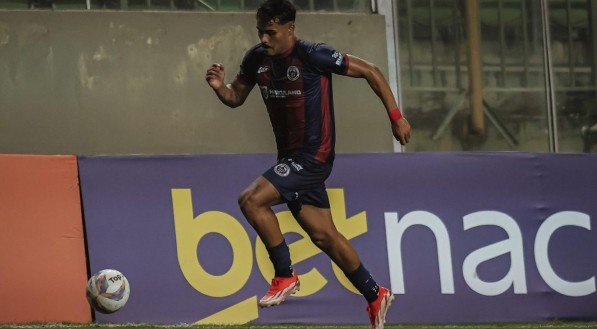 Lateral-direito quer grande temporada para consolidação das metas