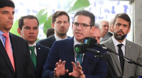 Presidente da Câmara dos Deputados, Hugo Motta (Republicanos-PB) deu 10 dias para governo apresentar alternativas ao IOF e defende que Lula entre na negociação