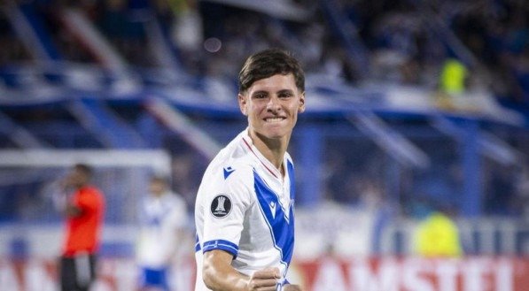 O meia é considerado a maior joia da base do clube argentino desde Almada