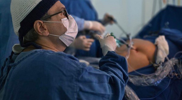 Hospital no Recife realiza cirurgia bariátrica inédita com dupla ação contra a fome