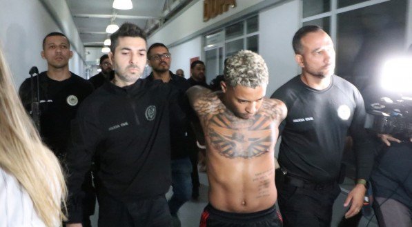 Após prisão, MC Poze do Rodo se manifesta nas redes e fala em criminalização da arte periférica