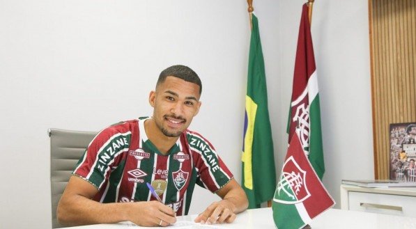 O meio-campista foi uma indicação do técnico Mano Menezes e seu auxiliar mas está fora dos planos do atual comandante, Renato Gaúcho.