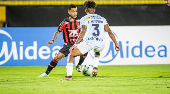 Com promessa do presidente de chegar a final, Leão não consegue passar da fase de grupos