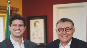 Carlos Siqueira deixa a presidência nacional do PSB após 10 anos e 7 meses; João Campos será seu sucessor, após eleição deste domingo (1), durante o Congresso Nacional do partido