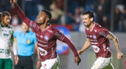 Imagem da partida do Caxias