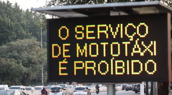 Serviço de Uber e 99 Moto em São Paulo